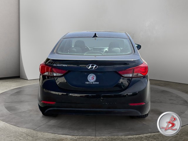 Used 2015 Hyundai Elantra SE FWD image 6