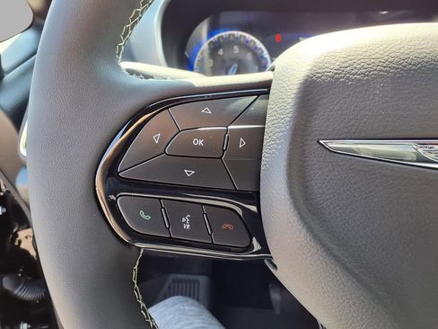 New 2026 Chrysler Pacifica Limited AWD/4WD image 12