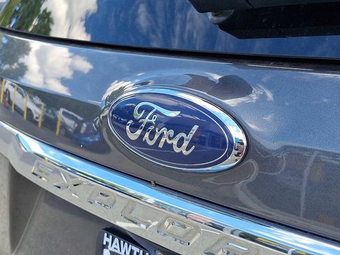 Used 2016 Ford Explorer XLT w/ Equipment Group 202A image 29