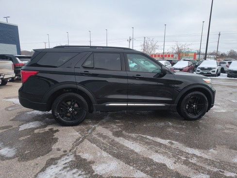Used 2022 Ford Explorer XLT image 6