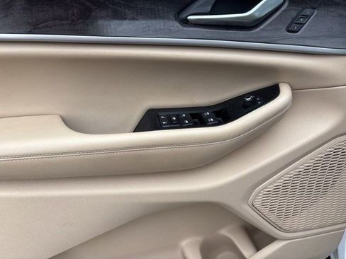 Used 2023 Jeep Grand Cherokee Limited w/ Luxury Tech Group II image 13