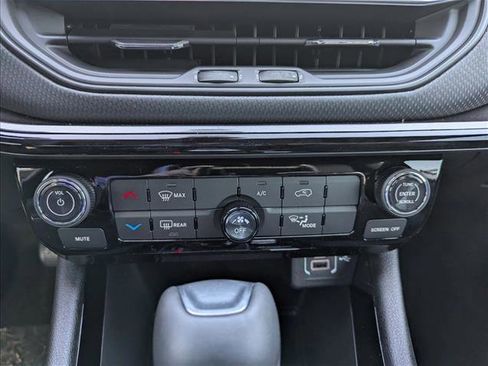 New 2026 Jeep Compass Latitude image 19