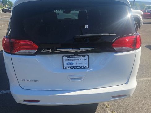 Used 2024 Chrysler Voyager LX FWD image 8