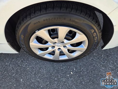Used 2022 Toyota Corolla LE FWD image 14