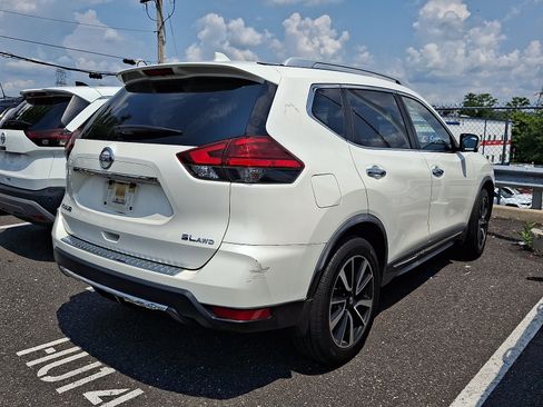 Used 2017 Nissan Rogue SL w/ SL Premium Package AWD/4WD image 4