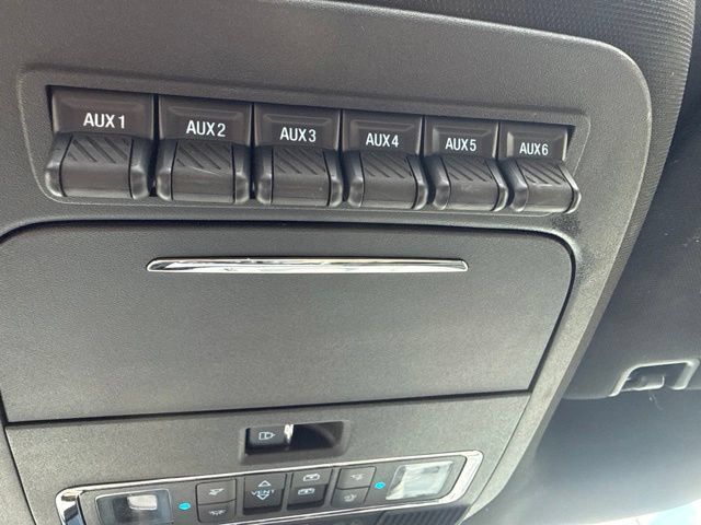 Used 2025 Ford F150 Raptor AWD/4WD image 32