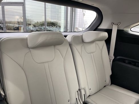 Certified 2025 Kia Sorento SX image 29