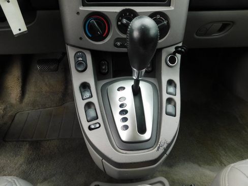 Used 2005 Saturn Vue AWD V6 w/ Comfort Pkg image 14