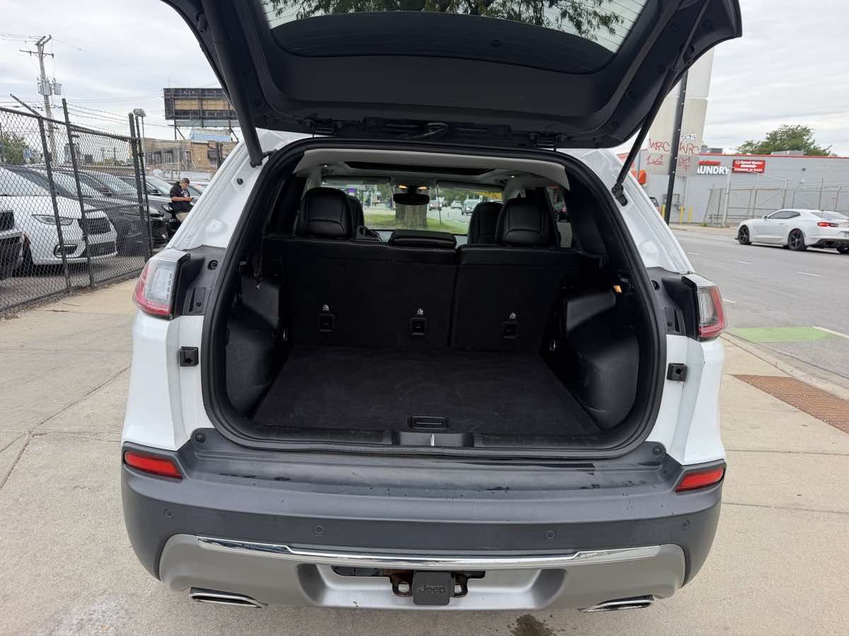 Used 2019 Jeep Cherokee Limited w/ Trailer Tow Group AWD/4WD image 23
