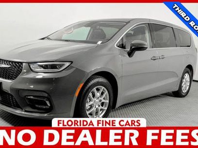 Used 2023 Chrysler Pacifica Touring-L
