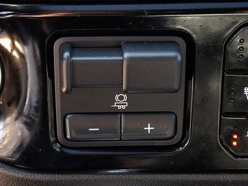 Used 2024 Chevrolet Silverado 2500 High Country w/ High Country Premium Package AWD/4WD image 23