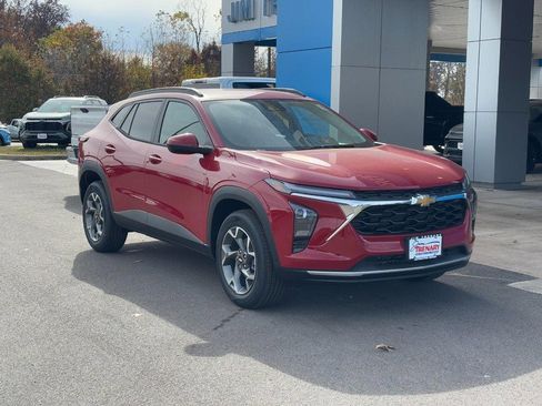 New 2026 Chevrolet Trax LT w/ Driver Confidence Package image 2