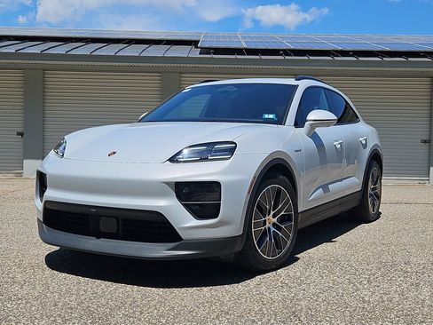 Certified 2025 Porsche Macan 4 Electric AWD/4WD image 1