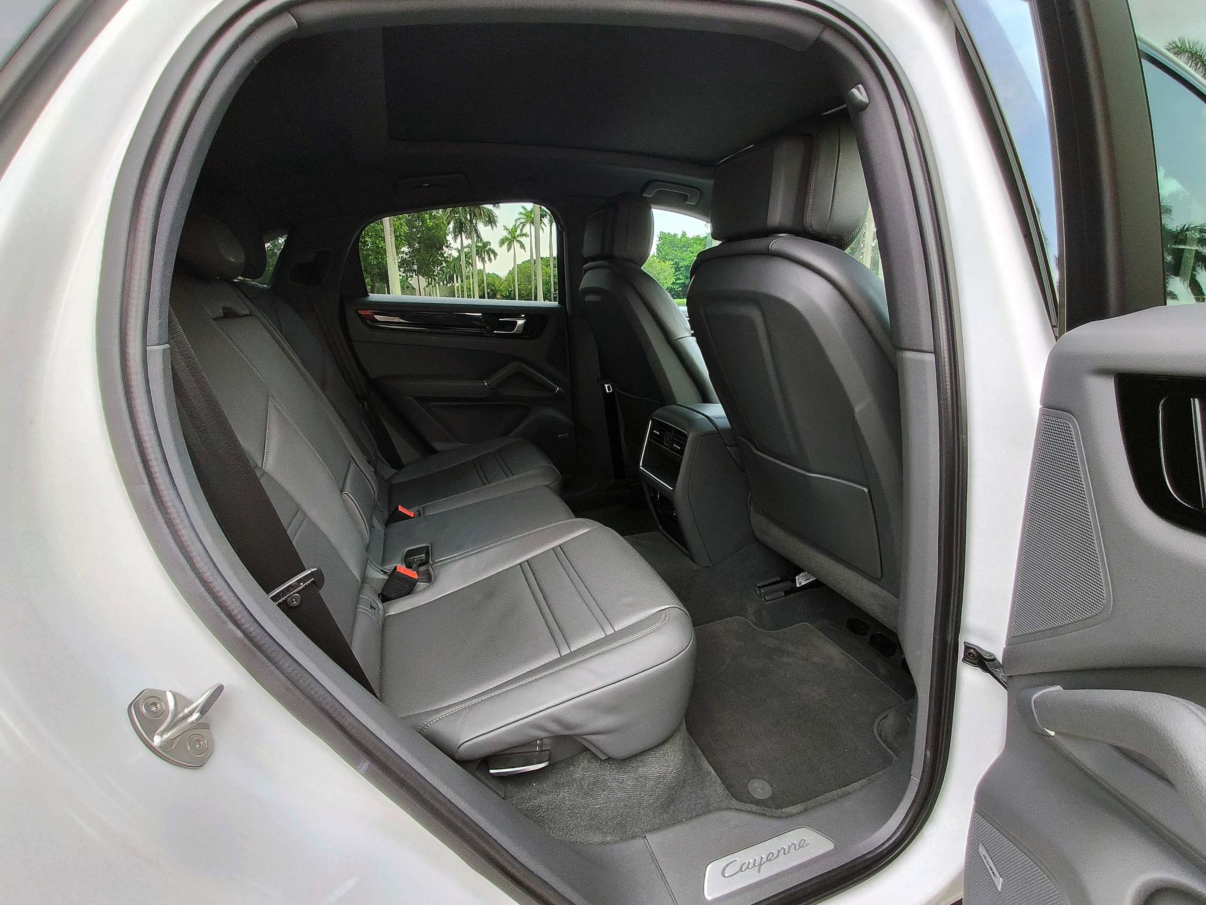 Used 2021 Porsche Cayenne Coupe AWD/4WD image 16