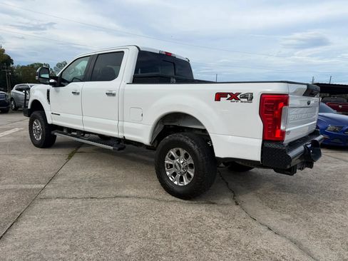 Used 2017 Ford F250 XLT w/ XLT Premium Package AWD/4WD image 3