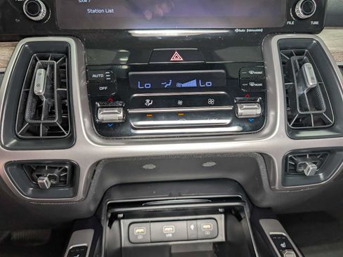 Used 2023 Kia Sorento S AWD/4WD image 33