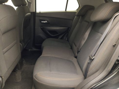Used 2021 Chevrolet Trax LS w/ Tint and Cruise Package AWD/4WD image 18