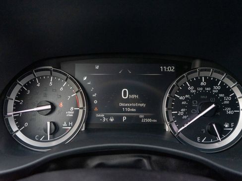 Used 2022 Toyota Highlander XLE image 12