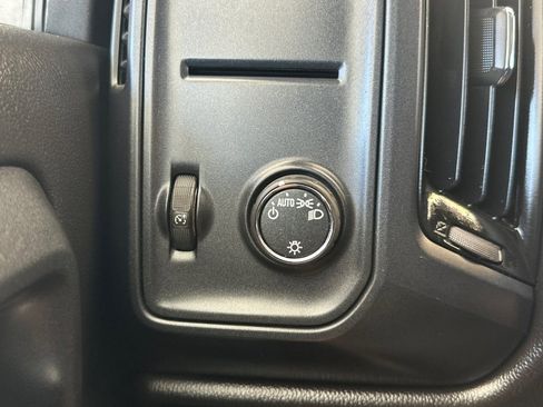 Used 2015 Chevrolet Silverado 2500 W/T AWD/4WD image 25