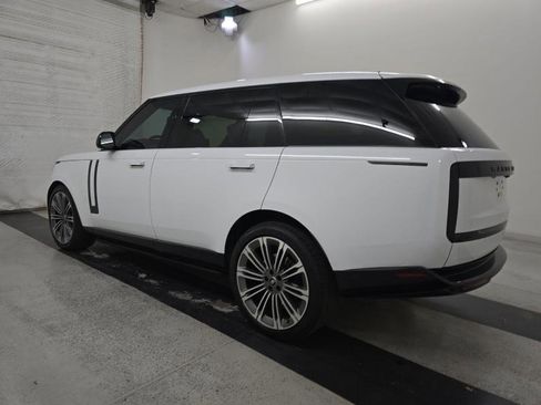 Used 2025 Land Rover Range Rover Long Wheelbase SE image 4