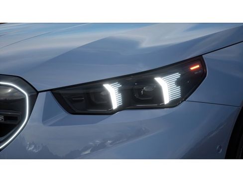 New 2026 BMW M5 Touring image 6