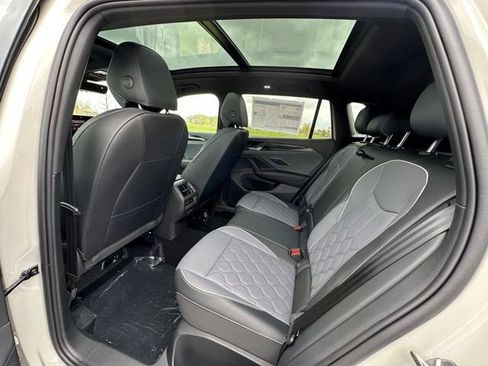 New 2026 Volkswagen Tiguan SEL R-Line AWD/4WD image 17
