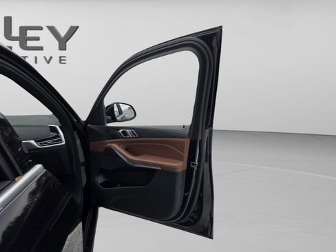 Used 2023 BMW X5 xDrive40i w/ Luxury Seating Package image 31