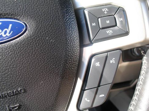 Used 2019 Ford F150 Lariat AWD/4WD image 35