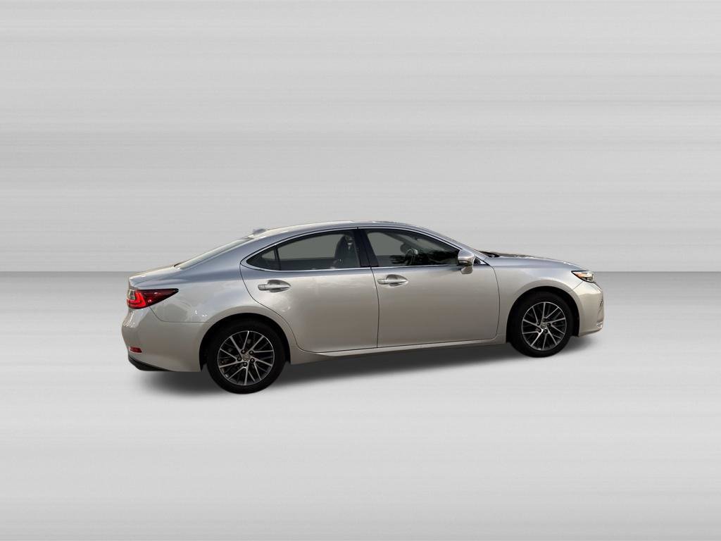 Used 2016 Lexus ES 350 w/ Premium Package w/Wood Trim FWD image 4