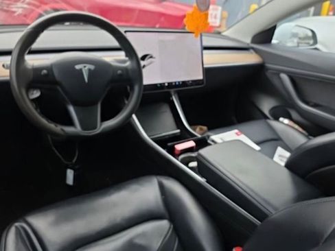 Used 2020 Tesla Model 3 Standard Range image 10