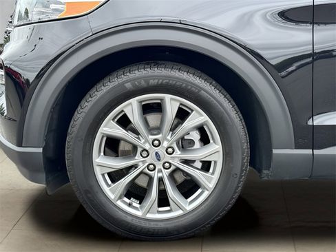 Used 2023 Ford Explorer XLT w/ Equipment Group 202A image 33