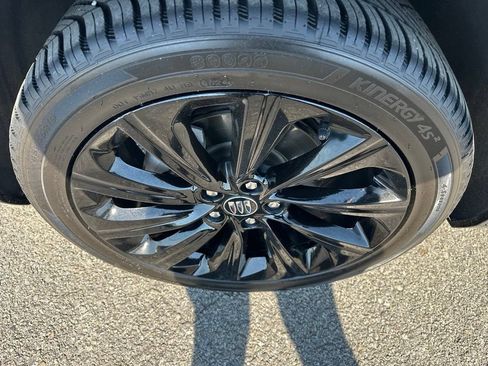 Used 2024 Buick Envista Sport Touring w/ Convenience I Package FWD image 9