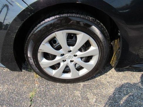 Used 2021 Toyota Corolla LE FWD image 7
