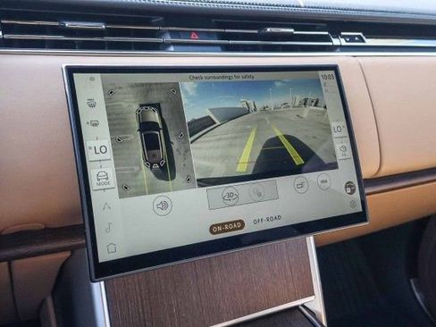 New 2025 Land Rover Range Rover Long Wheelbase SE image 23