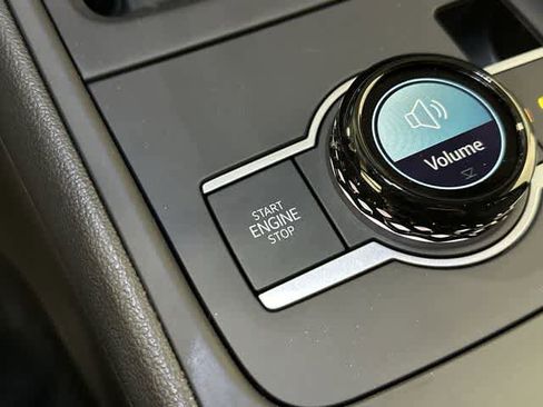 New 2026 Volkswagen Tiguan SE R-Line image 11