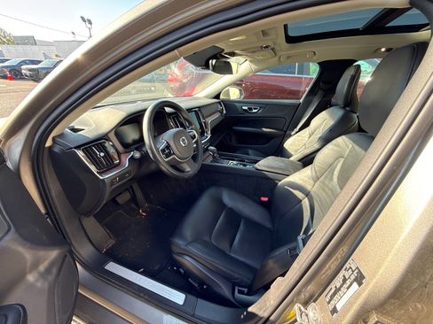Used 2021 Volvo S60 T6 Momentum w/ Premium Package AWD/4WD image 4