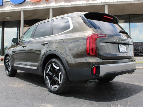 Used 2023 Kia Telluride S AWD/4WD image 11