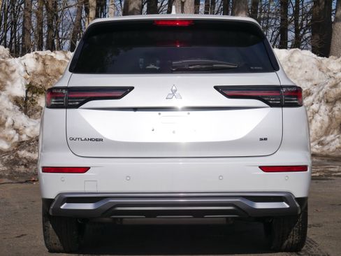 New 2026 Mitsubishi Outlander SE image 5