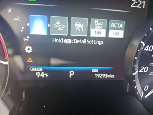 Used 2023 Toyota Highlander LE FWD image 10