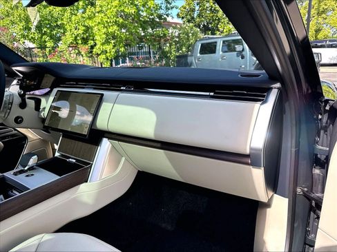 New 2026 Land Rover Range Rover Long Wheelbase SE AWD/4WD image 28