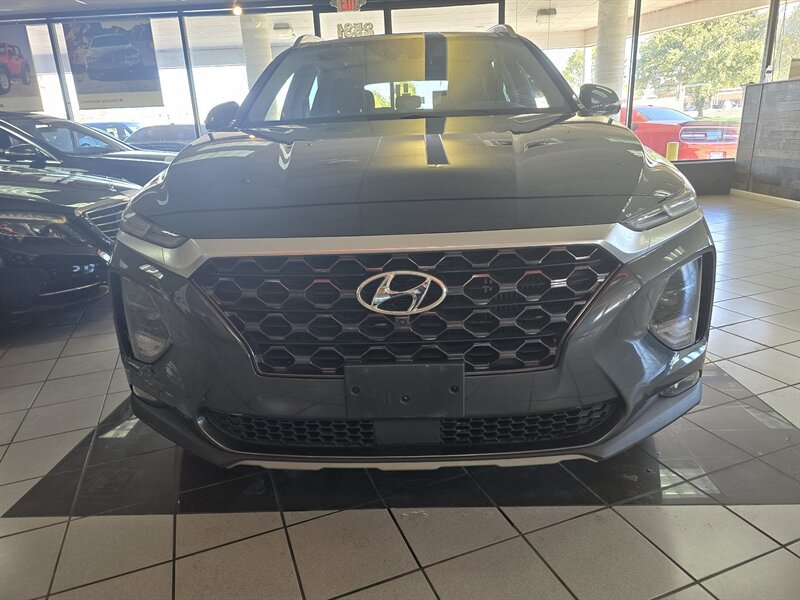 Used 2019 Hyundai Santa Fe FWD image 2