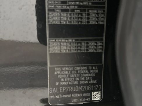 Used 2021 Land Rover Defender 110 SE image 30