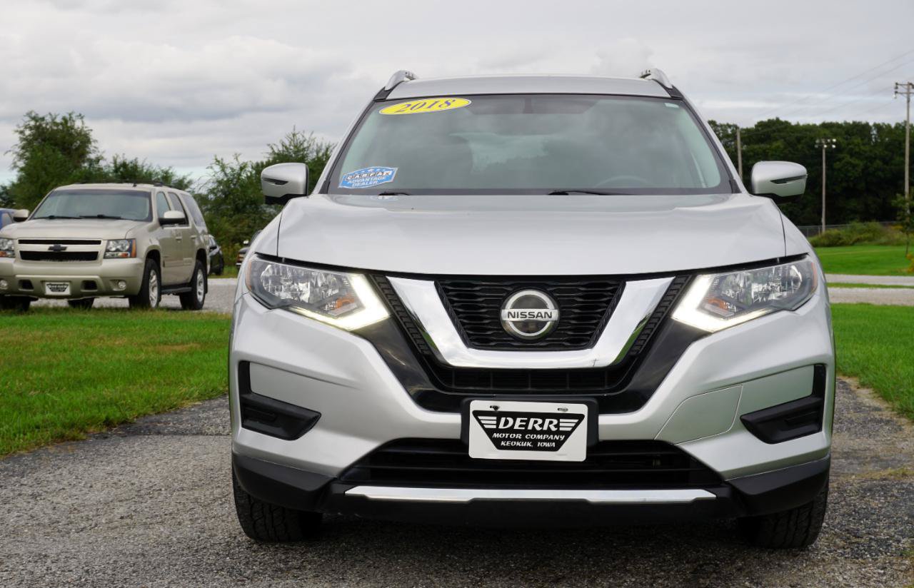 Used 2018 Nissan Rogue SV w/ Premium Package AWD/4WD image 3