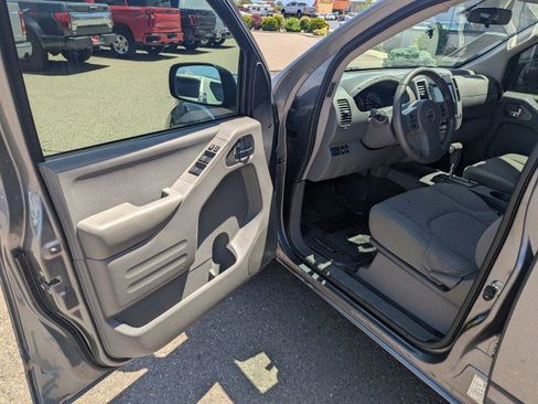 Used 2019 Nissan Frontier SV AWD/4WD image 8