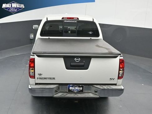 Used 2018 Nissan Frontier SV image 14