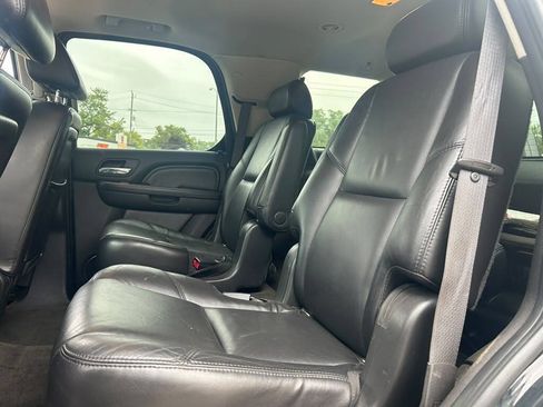 Used 2007 Cadillac Escalade AWD w/ Information Package image 15