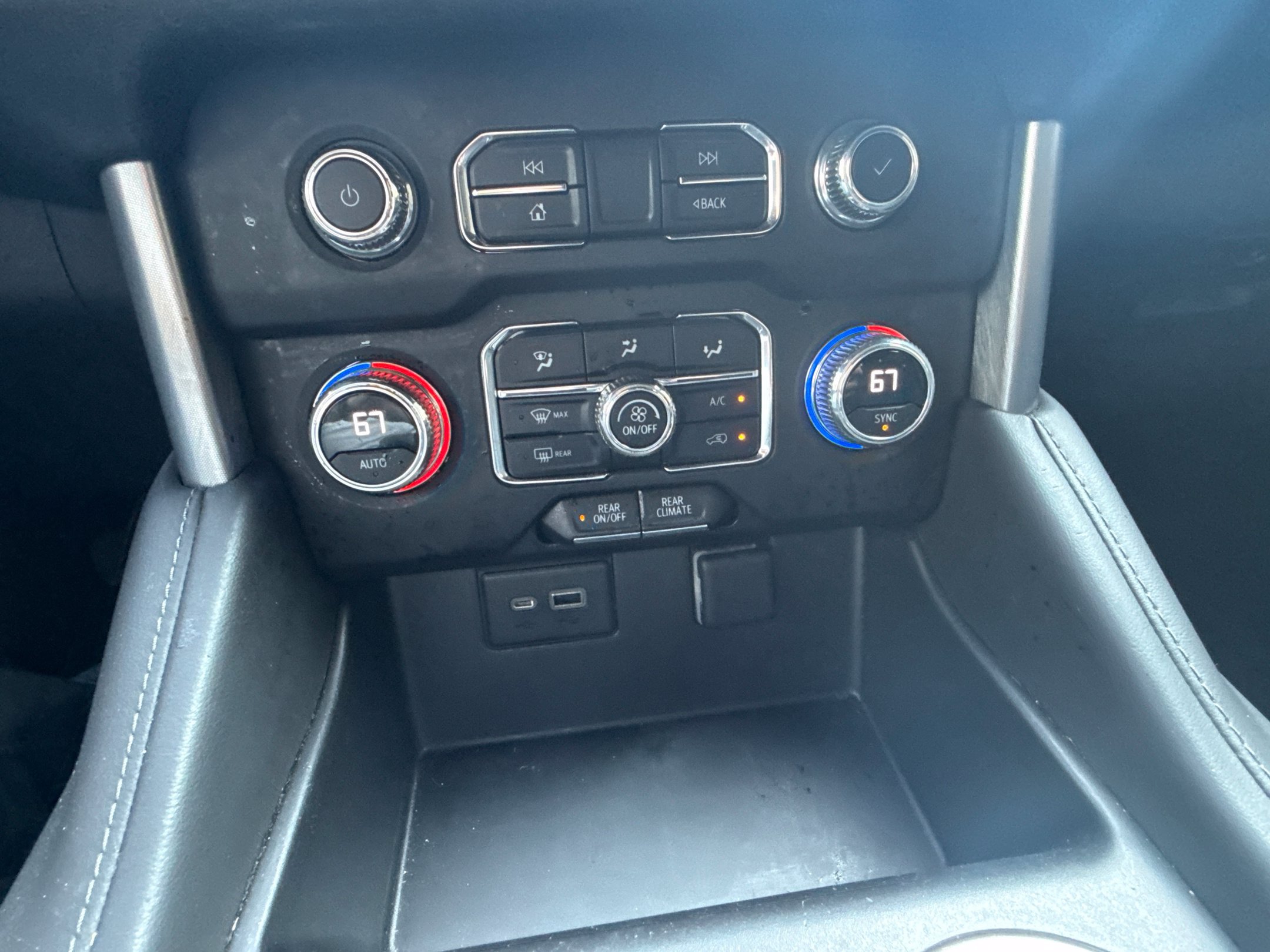 Used 2023 GMC Yukon SLE RWD image 15