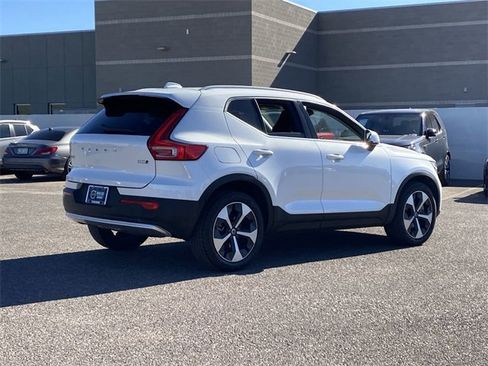 New 2025 Volvo XC40 B5 Core w/ Protection Package Premier image 7