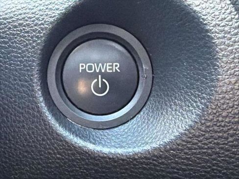 Certified 2024 Toyota Corolla Cross XSE image 22