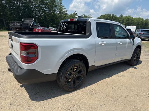 New 2025 Ford Maverick Lariat w/ Black Appearance Package image 8